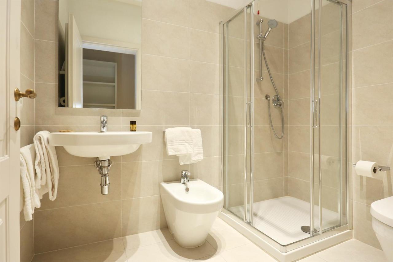 Tornabuoni Boutique Bed & Breakfast ฟลอเรนซ์ ภายนอก รูปภาพ